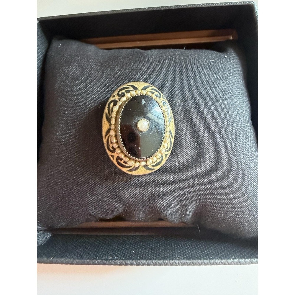 Antique goldtone pearl mourning pin